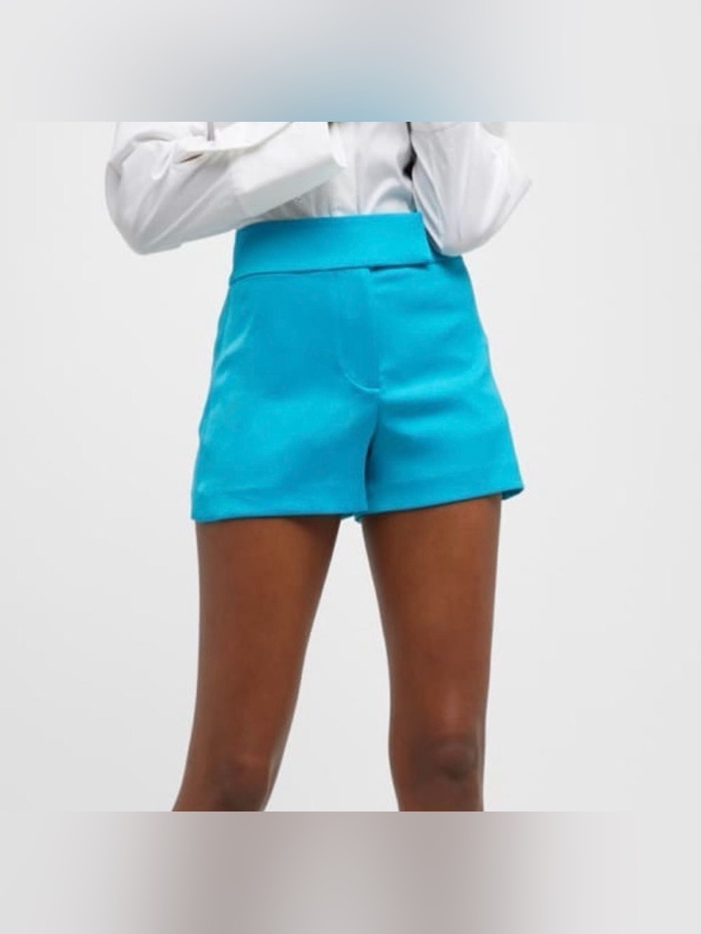 Alice + Olivia Mara Crossover Clean Shorts in Ocean Floor Size Party Night Out